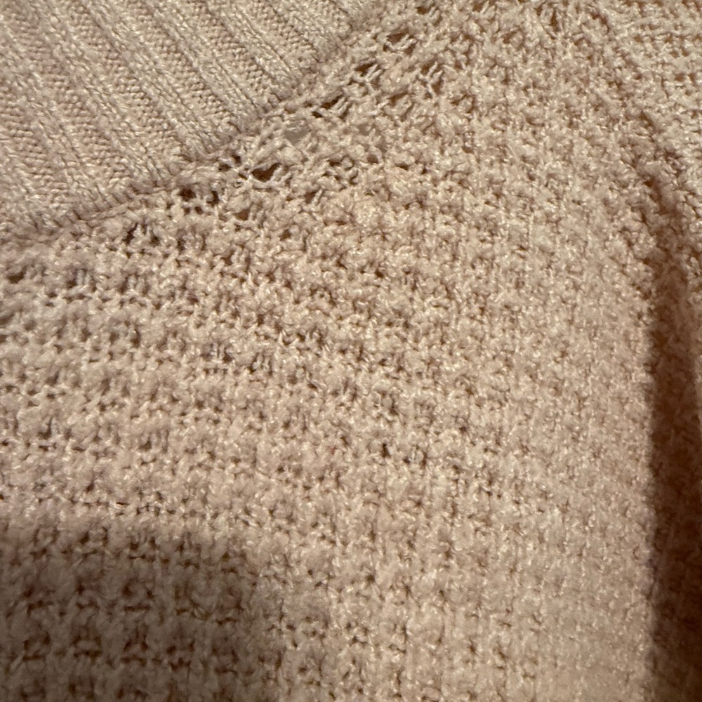 American Eagle Outfitters women’s Light Pink waffle Crewneck sweater - Picture 5 of 9